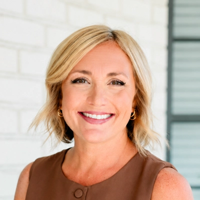 Professional headshot of Jessica Thomas